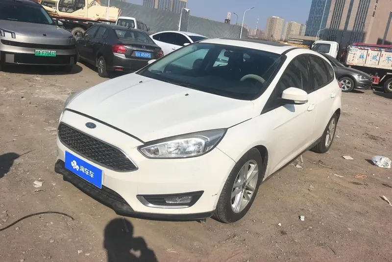 Ford Focus Hatchback EcoBoost 125 Auto Style Version Edition, 2017 — фото 1