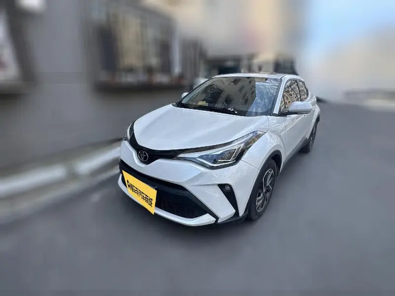 Toyota C-HR 2.0L Luxury Edition, 2021 — фото 1