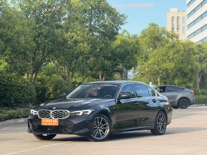 BMW 3-Series, 2025