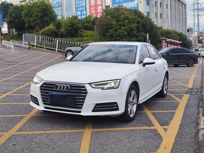 Audi A4L 30 Version 40 TFSI Version, 2018 — фото 1
