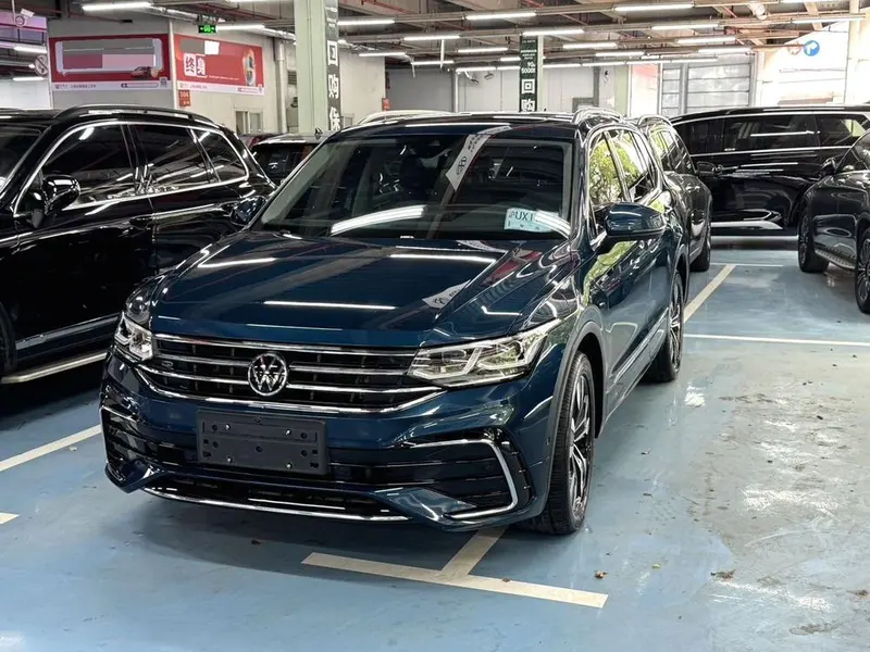 Volkswagen Tiguan L 380TSI 4WD R-Line Flagship Edition 7 Seater, 2023 — фото 1