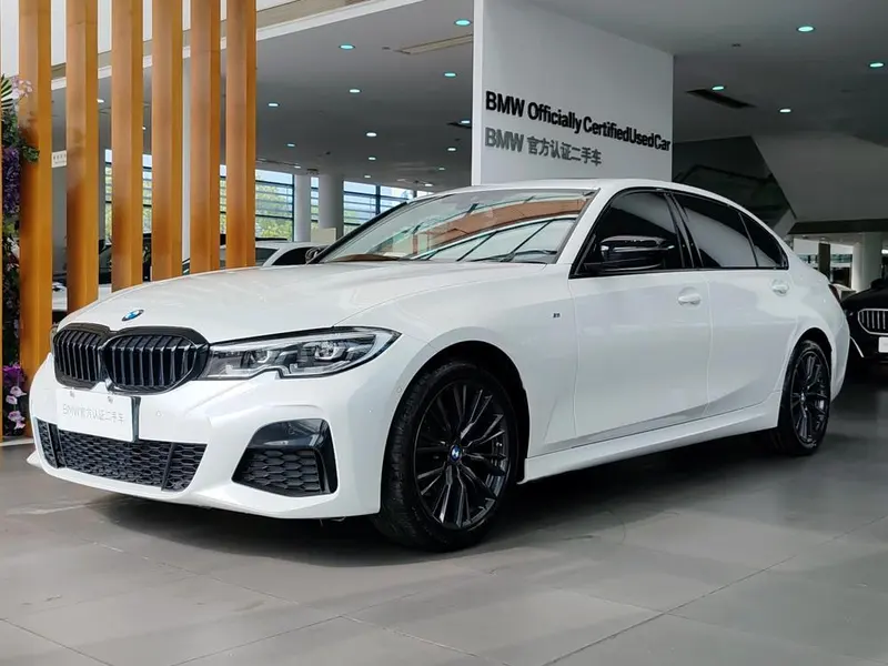 BMW 3-Series, 2022