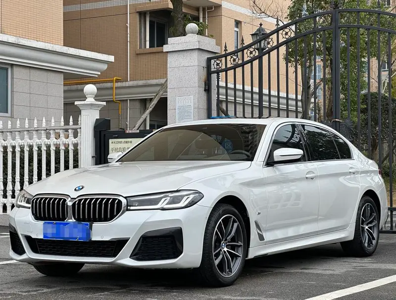 BMW 5-Series, 2022