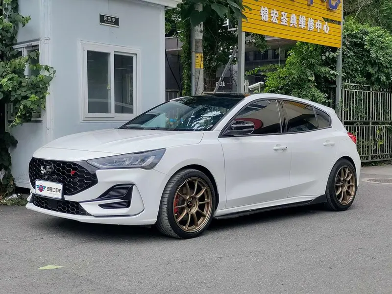 Ford Focus Hatchback EcoBoost 180 Auto ST Line, 2022 — фото 1