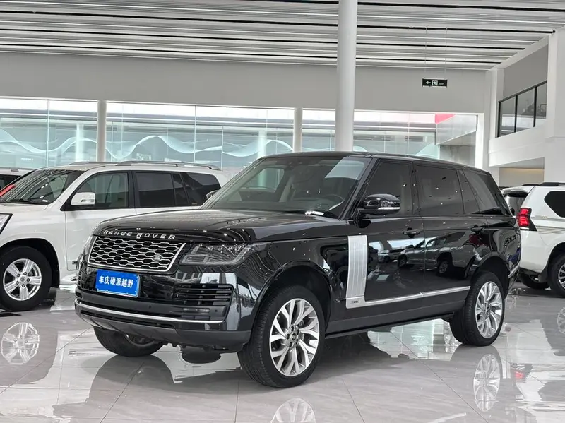 Land Rover Range Rover 3.0 L6 Extended Classic Edition, 2021 — фото 1