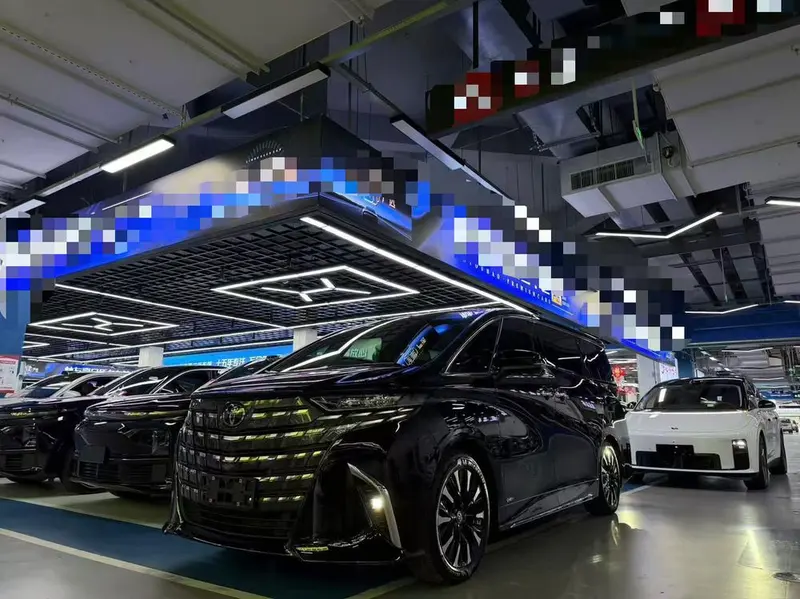 Toyota Alphard, 2024