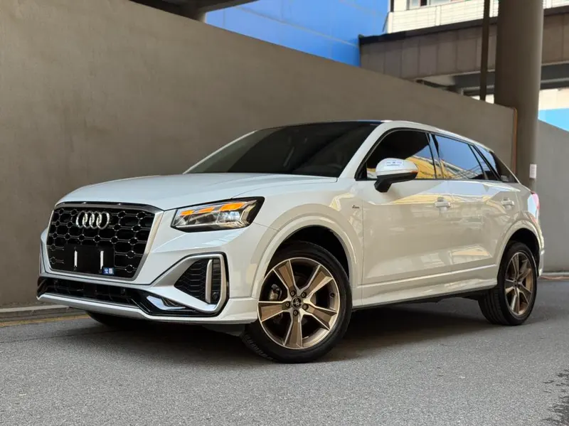 Audi Q2L, 2022
