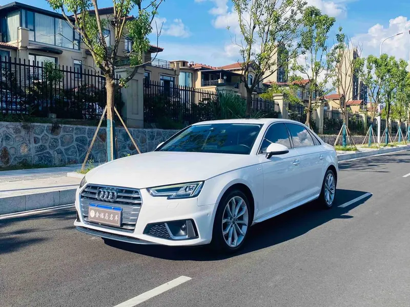 Audi A4L 30 Version 40 TFSI Fashion Version, 2018 — фото 1