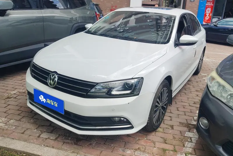 Volkswagen Sagitar, 2015