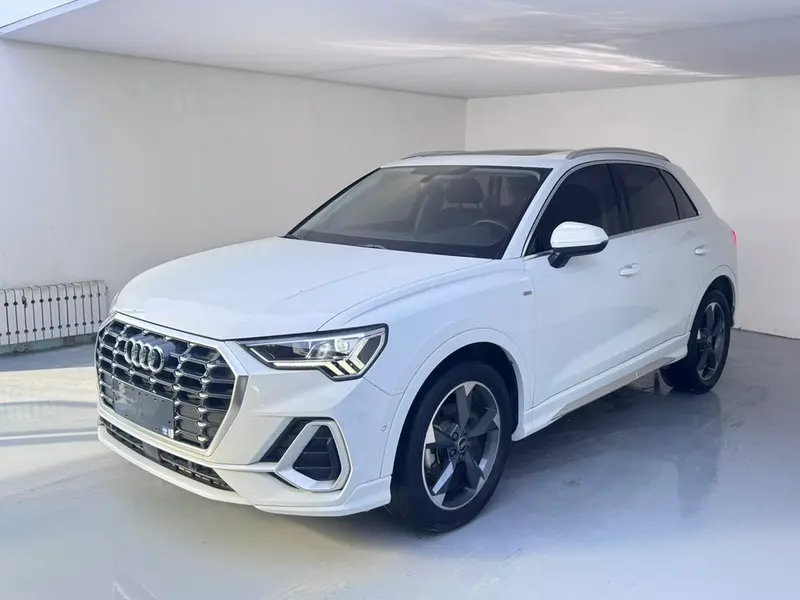 Audi Q3, 2022
