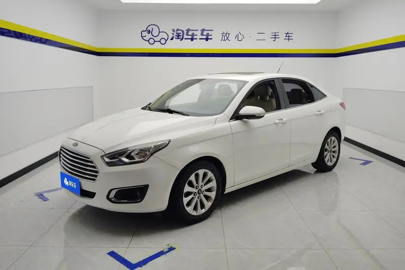 Ford Escort 1.5L Auto Fashion Version, 2015 — фото 1