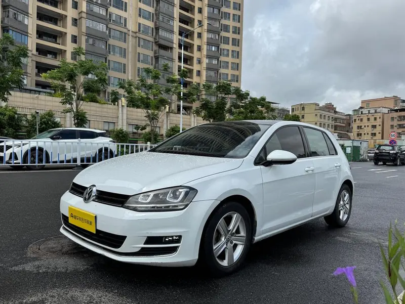 Volkswagen Golf 1.4TSI Manual Comfort Version, 2015 — фото 1