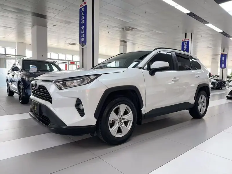 Toyota RAV4 2.0L CVT 2WD Edition, 2022 — фото 1