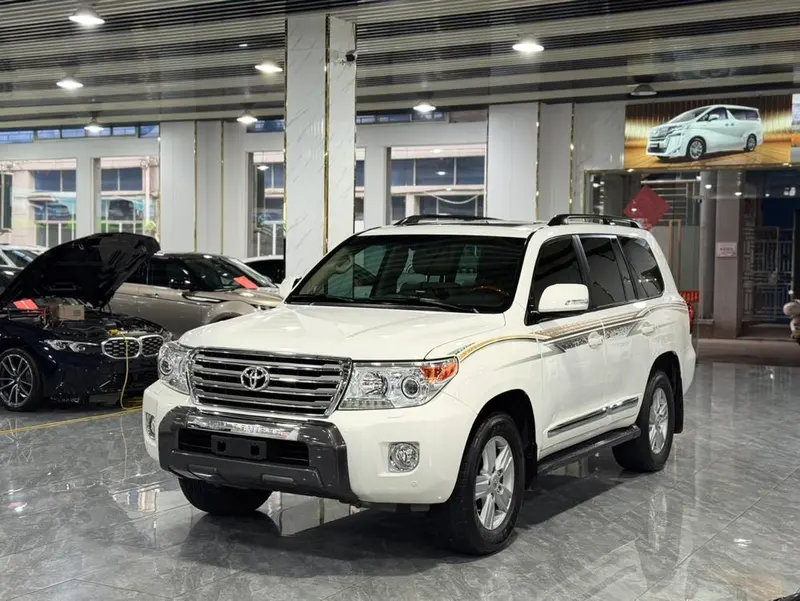 Toyota Land Cruiser, 2012