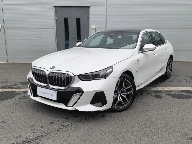 BMW i5, 2025