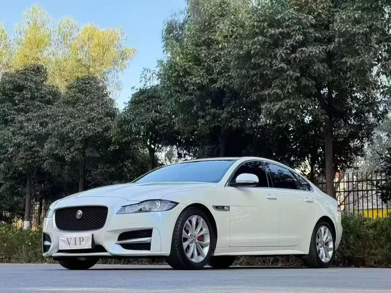 Jaguar XF, 2015