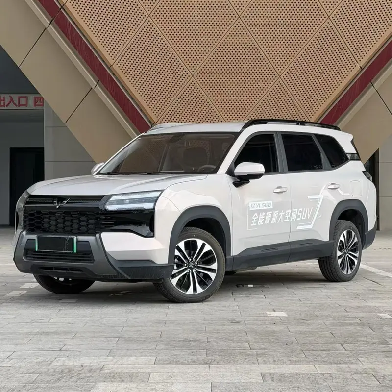 Wuling Xingguang 560 PHEV, 2026