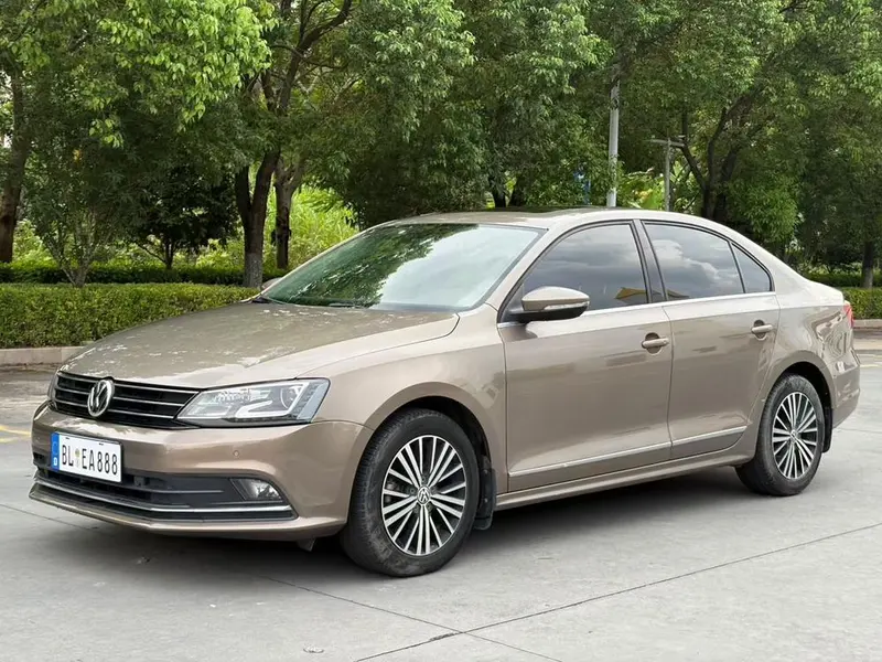 Volkswagen Sagitar, 2015
