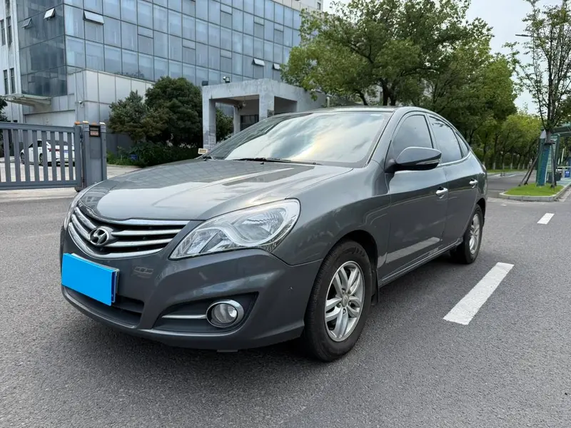 Hyundai Elantra Yuedong, 2011