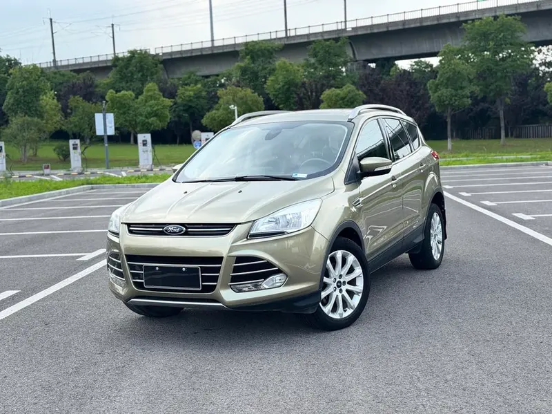 Ford Kuga, 2013