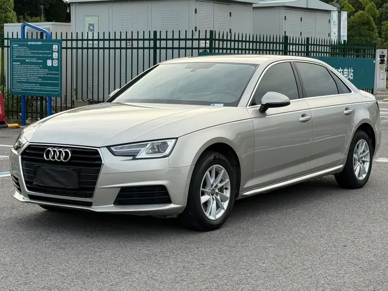 Audi A4L 40 TFSI Version, 2017 — фото 1
