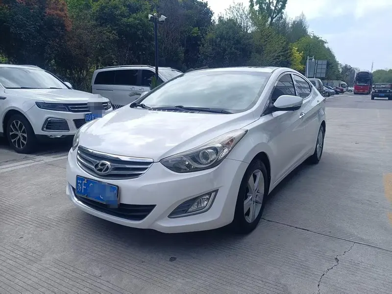 Hyundai Elantra Langdong, 2012