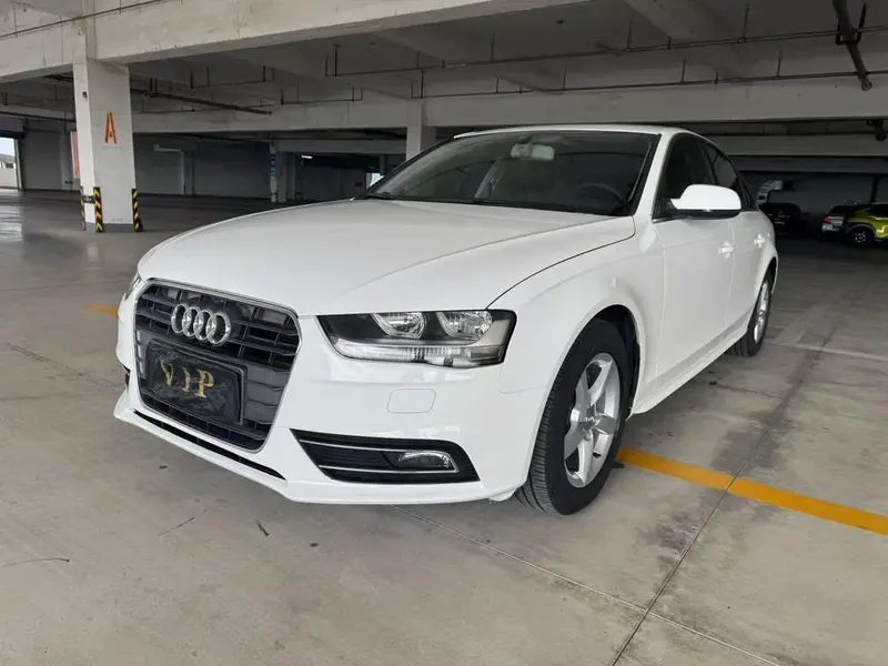 Audi A4L 30 TFSI Auto Comfort Version, 2015 — фото 1