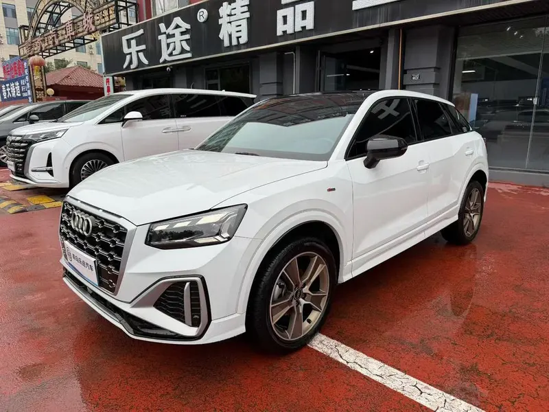 Audi Q2L, 2022