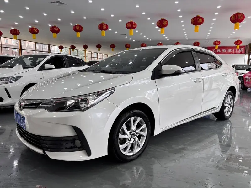Toyota Corolla Facelift 1.2T S-CVT GL-i Leather Edition CN5, 2017 — фото 1