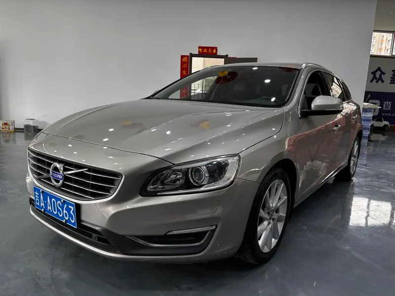 Volvo V60, 2015