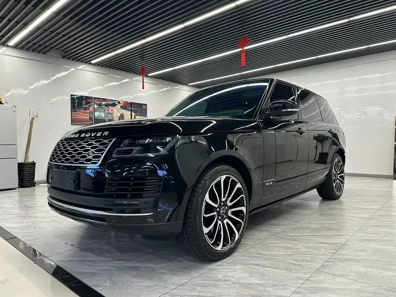 Land Rover Range Rover 3.0 V6 SC Extended Edition, 2019 — фото 1
