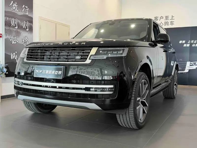Land Rover Range Rover 3.0 L6 400PS HSE длинная база версия, 2026 — фото 1