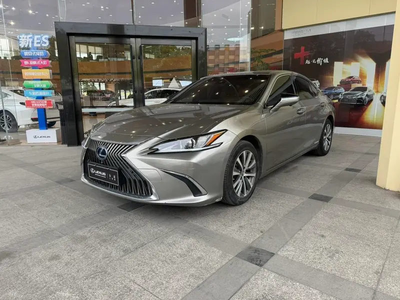 Lexus ES 300h Edition CN5, 2018 — фото 1