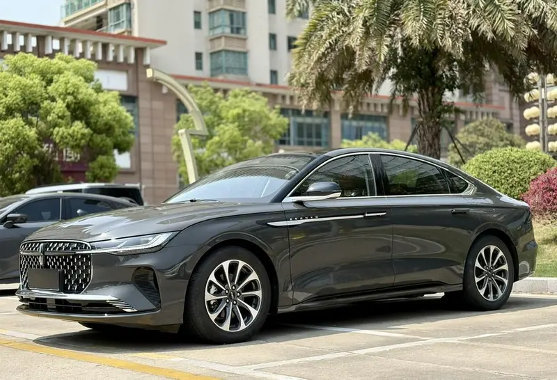 Lincoln Z, 2024
