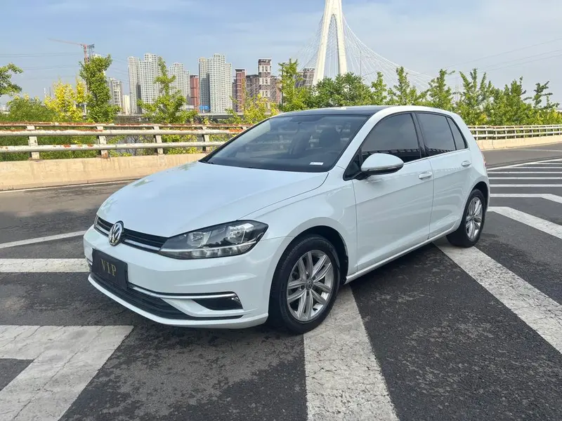 Volkswagen Golf 230TSI Auto Comfort Version, 2018 — фото 1