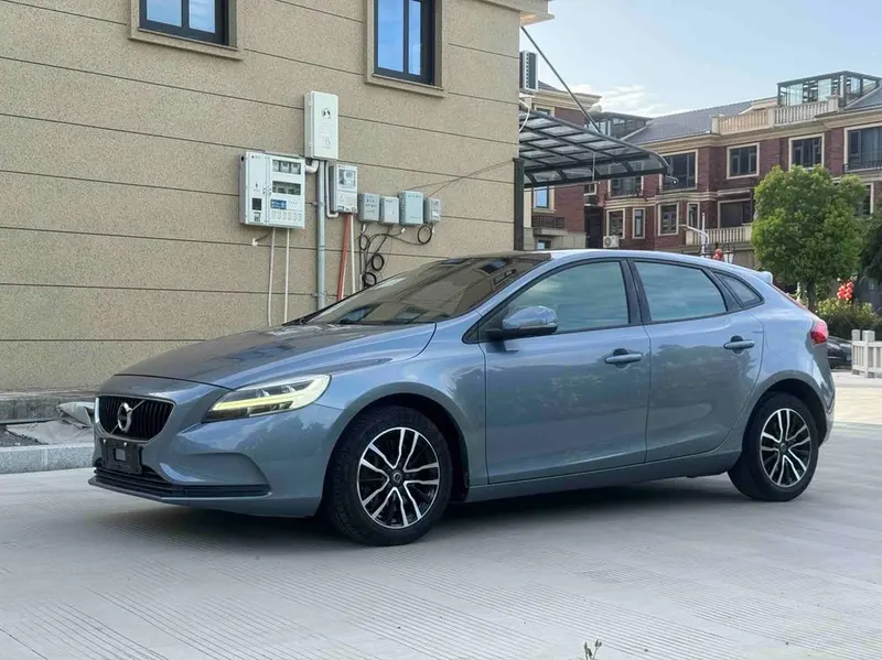 Volvo V40, 2017