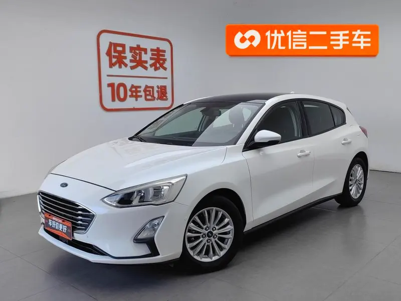 Ford Focus хэтчбек EcoBoost 125 автомат 锋潮 версия нормы China VI, 2019 — фото 1