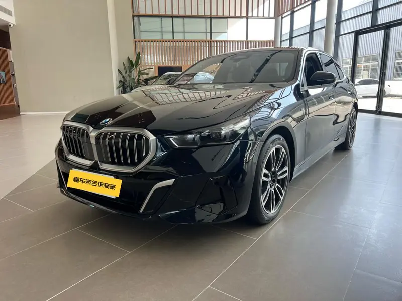 BMW 5-Series, 2024