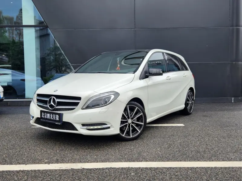 Mercedes-Benz B-Class B 260, 2013 — фото 1