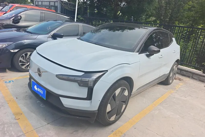 Volvo EX30, 2025