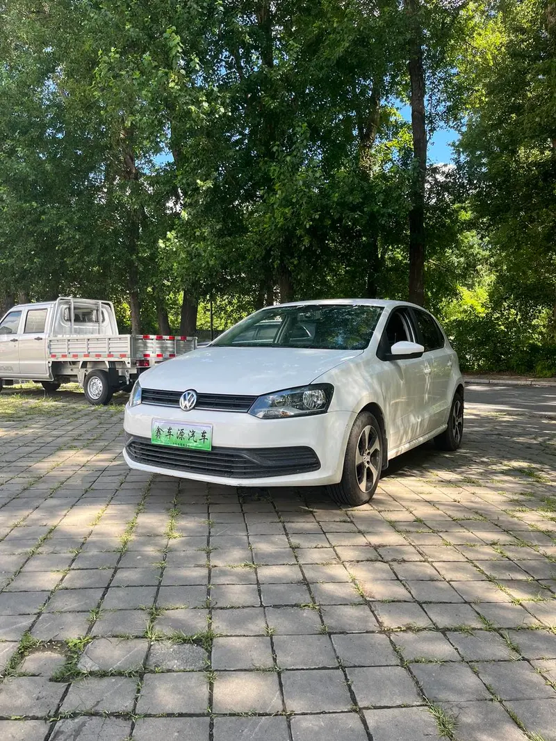 Volkswagen Polo 1.4L Auto Style Version, 2016 — фото 1