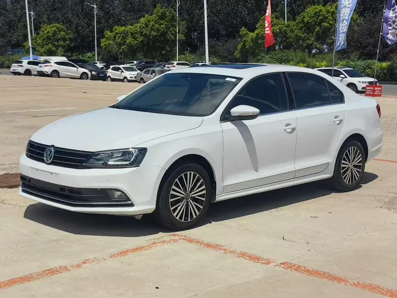 Volkswagen Sagitar, 2015