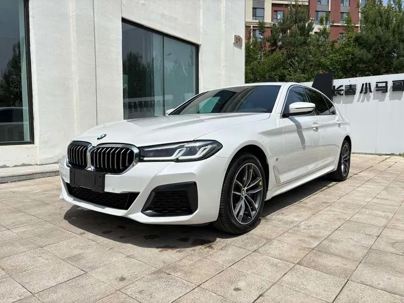 BMW 5-Series, 2022