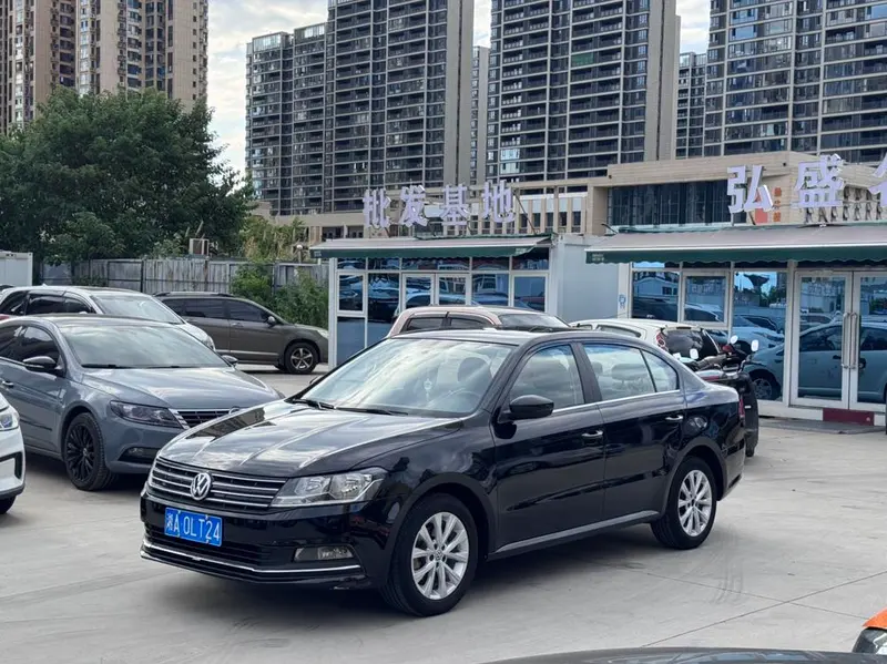 Volkswagen Lavida 1.6L Auto Comfort Edition, 2015 — фото 1