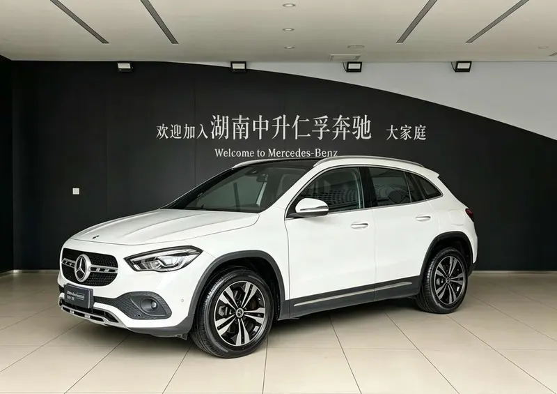 Mercedes-Benz GLA GLA 220, 2023 — фото 1