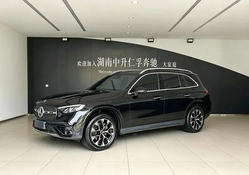 Mercedes-Benz GLC GLC 260 L 4MATIC Luxury Version 5 Seater, 2023 — фото 1