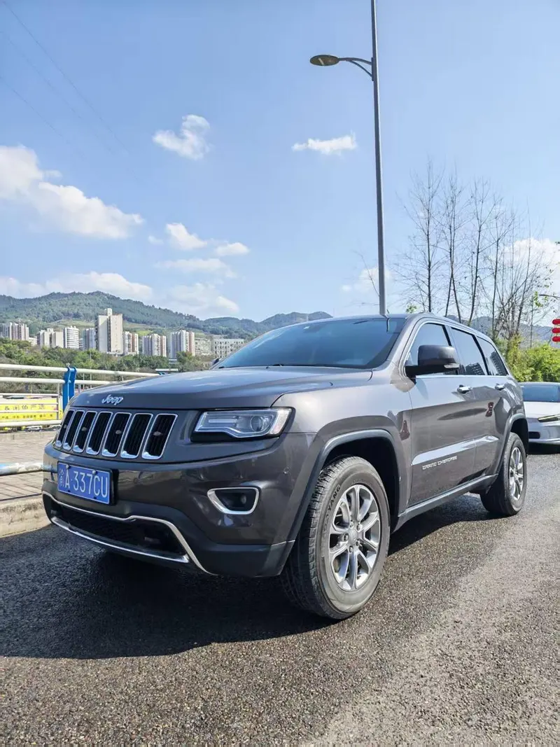 Jeep Grand Cherokee (Import), 2015