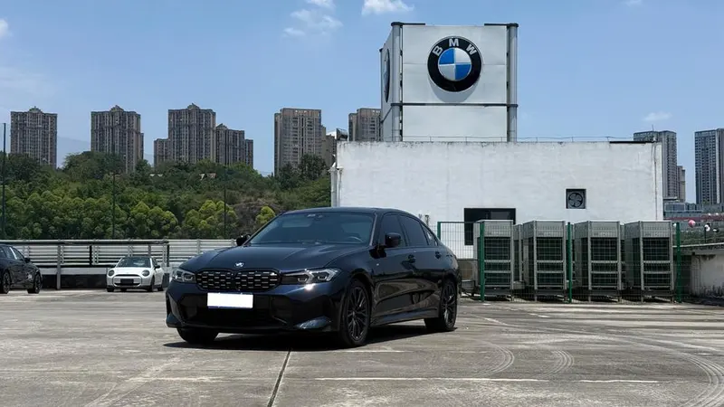 BMW 3-Series 325Li M Sport, 2023 — фото 1