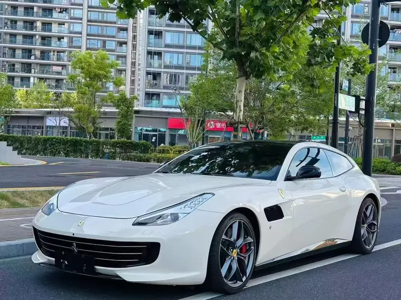 Ferrari GTC4Lusso, 2016