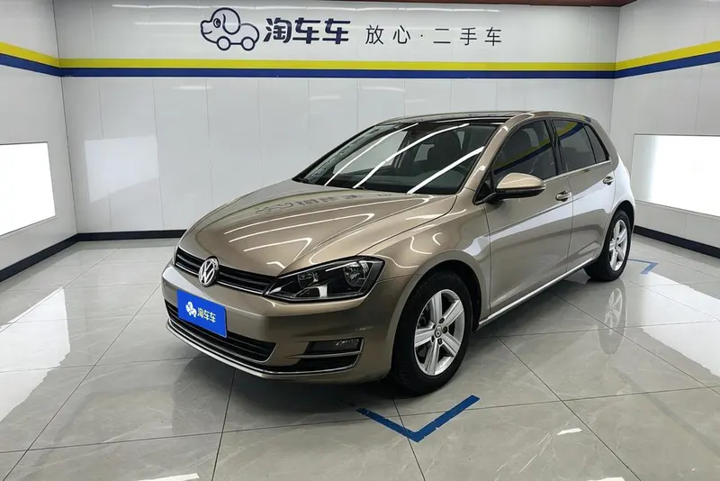 Volkswagen Golf 1.4TSI Manual Comfort Version, 2015 — фото 1